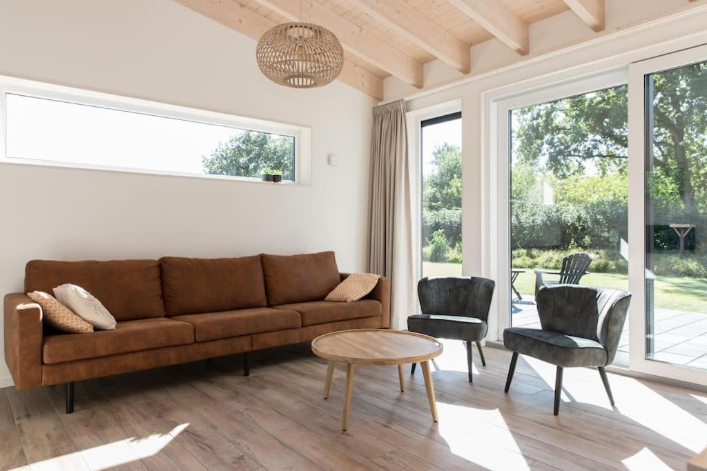 Vakantiehuis Eikzicht Gelegen Aan Het Bos Elsloo  Buitenkant foto