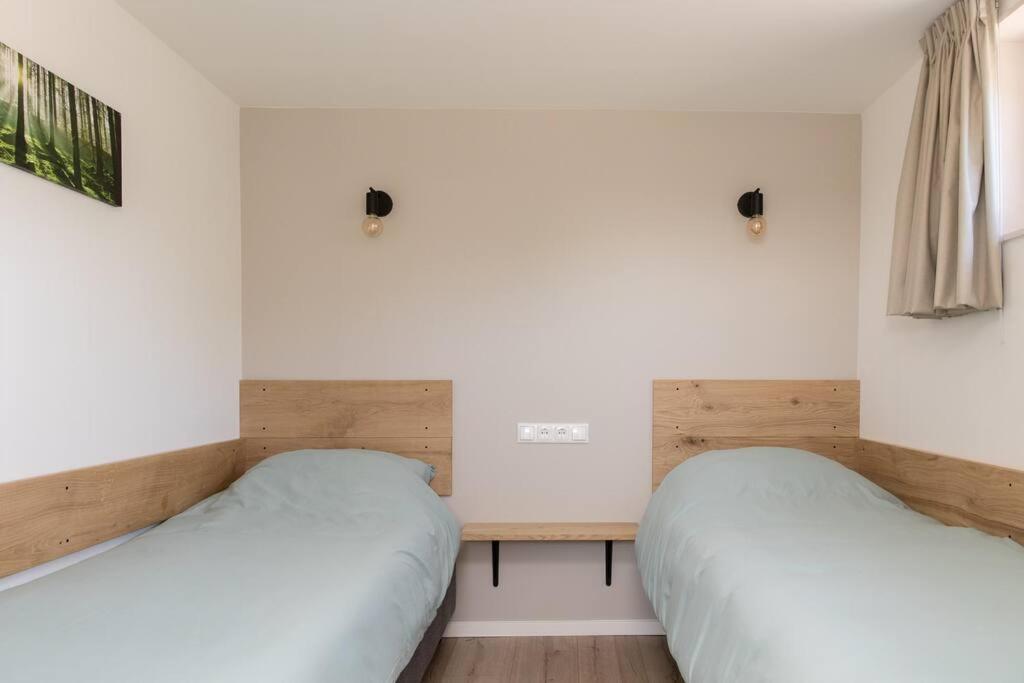 Vakantiehuis Eikzicht Gelegen Aan Het Bos Elsloo  Buitenkant foto