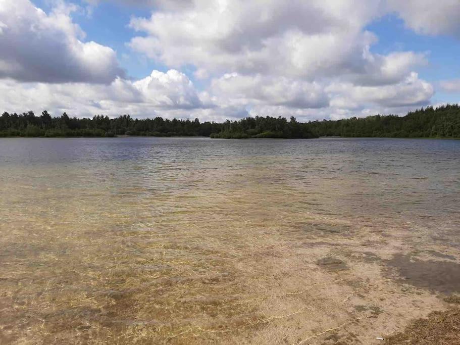 Vakantiehuis Eikzicht Gelegen Aan Het Bos Elsloo  Buitenkant foto